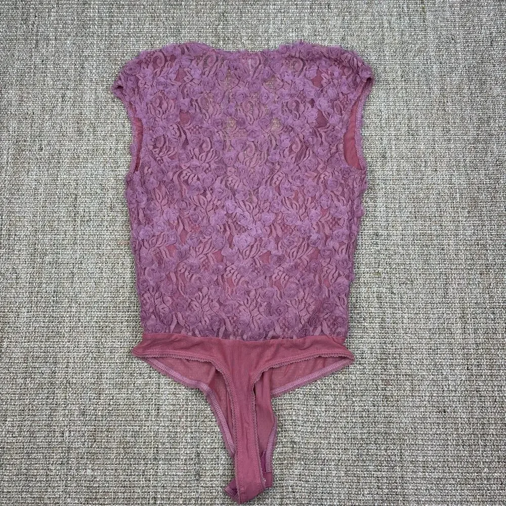 🌸 Intimately Free People | Size Small | Mauve Lace Bodysuit